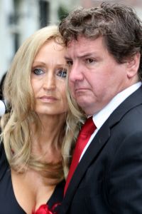 03-07-2009 SHOWBIZZ; UITVAART VAN BOLLE JAN FROGER IN AMSTERDAM. Na een prachtige dienst in de Rode Hoed te Amsterdam ging Bolle Jan nog een keer een rondje Amsterdam doen met een rondvaart. Vele familie leden- vrienden en bekenden waren naar Amsterdam gekomen om afscheid te nemen van Bolle Jan.
foto: Albert den Iseger.