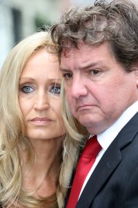 03-07-2009 SHOWBIZZ; UITVAART VAN BOLLE JAN FROGER IN AMSTERDAM. Na een prachtige dienst in de Rode Hoed te Amsterdam ging Bolle Jan nog een keer een rondje Amsterdam doen met een rondvaart. Vele familie leden- vrienden en bekenden waren naar Amsterdam gekomen om afscheid te nemen van Bolle Jan.
foto: Albert den Iseger.