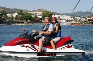 04-07-2009 SHOWBIZZ; RIA BRIEFFIES MET GEZIN HEERLIJK OP VAKANTIE IN TURKIJE. Zij koesterde elk moment met haar familie en vrienden in het zon overgoten Turkije. Lees het zeer aangrijpende verhaal wat Yvonne Hoebe optekende deze week in uw weekblad Prive. Ex04-07-2009 SHOWBIZZ; RIA BRIEFFIES MET GEZIN HEERLIJK OP VAKANTIE IN TURKIJE. Zij koesterde elk moment met haar familie en vrienden in het zon overgoten Turkije. Lees het zeer aangrijpende verhaal wat Yvonne Hoebe optekende deze week in uw weekblad Prive. Exclusieve foto-s: Albert den Iseger.
Downloads van foto na toestemming van fotograaf.ownloads van foto na toestemming van fotograaf.