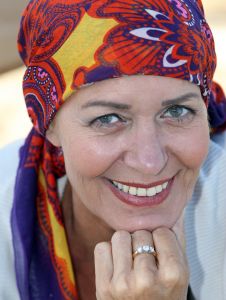 04-07-2009 SHOWBIZZ; RIA BRIEFFIES MET GEZIN HEERLIJK OP VAKANTIE IN TURKIJE. Zij koesterde elk moment met haar familie en vrienden in het zon overgoten Turkije. Lees het zeer aangrijpende verhaal wat Yvonne Hoebe optekende deze week in uw weekblad Prive. Exclusieve foto-s: Albert den Iseger.
Downloads van foto na toestemming van fotograaf.