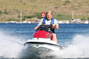 04-07-2009 SHOWBIZZ; RIA BRIEFFIES MET GEZIN HEERLIJK OP VAKANTIE IN TURKIJE. Zij koesterde elk moment met haar familie en vrienden in het zon overgoten Turkije. Lees het zeer aangrijpende verhaal wat Yvonne Hoebe optekende deze week in uw weekblad Prive. Exclusieve foto-s: Albert den Iseger.
Downloads van foto na toestemming van fotograaf.