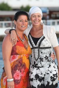 04-07-2009 SHOWBIZZ; RIA BRIEFFIES MET GEZIN HEERLIJK OP VAKANTIE IN TURKIJE. Zij koesterde elk moment met haar familie en vrienden in het zon overgoten Turkije. Lees het zeer aangrijpende verhaal wat Yvonne Hoebe optekende deze week in uw weekblad Prive. Exclusieve foto-s: Albert den Iseger.
Downloads van foto na toestemming van fotograaf.