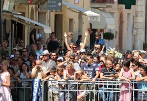 22-07-2010 SHOWBIZZ; HUWELIJK VAN YOLANTHE EN WESLEY SNEIJDER IN CASTELNUOVO BERARDENGA ITALIE. Het kleine dorpje midden in het prachtig Chianti gebied leek veel op Hollywood. Veel prominente voetballers waren aanwezig oa. Lamico Montari_Patrick Kluivert_Rafael van de Vaart_Pierre van Hooijdonk_Marco Branca_Christian Chivu en Cordoba. Nederlandse sterren waren oa. De gehele familie Froger_ Ivo Niehe_Mark van Eeuwen_Erik Kuster en Slivie van der Vaart. Rosanna Lima de huwelijksplanner van het gouden stel genoot van haar mooi uitgedachte huwelijksplan. Het was een waar sprookjes huwelijk in een te mooie omgeving. 
foto: Albert den Iseger.