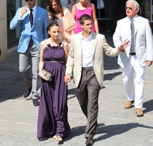 22-07-2010 SHOWBIZZ; HUWELIJK VAN YOLANTHE EN WESLEY SNEIJDER IN CASTELNUOVO BERARDENGA ITALIE. Het kleine dorpje midden in het prachtig Chianti gebied leek veel op Hollywood. Veel prominente voetballers waren aanwezig oa. Lamico Montari_Patrick Kluivert_Rafael van de Vaart_Pierre van Hooijdonk_Marco Branca_Christian Chivu en Cordoba. Nederlandse sterren waren oa. De gehele familie Froger_ Ivo Niehe_Mark van Eeuwen_Erik Kuster en Slivie van der Vaart. Rosanna Lima de huwelijksplanner van het gouden stel genoot van haar mooi uitgedachte huwelijksplan. Het was een waar sprookjes huwelijk in een te mooie omgeving.
foto: Albert den Iseger.