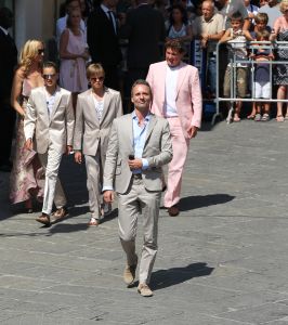 22-07-2010 SHOWBIZZ; HUWELIJK VAN YOLANTHE EN WESLEY SNEIJDER IN CASTELNUOVO BERARDENGA ITALIE. Het kleine dorpje midden in het prachtig Chianti gebied leek veel op Hollywood. Veel prominente voetballers waren aanwezig oa. Lamico Montari_Patrick Kluivert_Rafael van de Vaart_Pierre van Hooijdonk_Marco Branca_Christian Chivu en Cordoba. Nederlandse sterren waren oa. De gehele familie Froger_ Ivo Niehe_Mark van Eeuwen_Erik Kuster en Slivie van der Vaart. Rosanna Lima de huwelijksplanner van het gouden stel genoot van haar mooi uitgedachte huwelijksplan. Het was een waar sprookjes huwelijk in een te mooie omgeving. 
foto: Albert den Iseger.