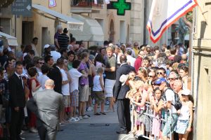 22-07-2010 SHOWBIZZ; HUWELIJK VAN YOLANTHE EN WESLEY SNEIJDER IN CASTELNUOVO BERARDENGA ITALIE. Het kleine dorpje midden in het prachtig Chianti gebied leek veel op Hollywood. Veel prominente voetballers waren aanwezig oa. Lamico Montari_Patrick Kluivert_Rafael van de Vaart_Pierre van Hooijdonk_Marco Branca_Christian Chivu en Cordoba. Nederlandse sterren waren oa. De gehele familie Froger_ Ivo Niehe_Mark van Eeuwen_Erik Kuster en Slivie van der Vaart. Rosanna Lima de huwelijksplanner van het gouden stel genoot van haar mooi uitgedachte huwelijksplan. Het was een waar sprookjes huwelijk in een te mooie omgeving. 
foto: Albert den Iseger.