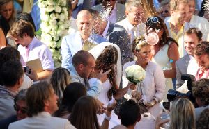 22-07-2010 SHOWBIZZ; HUWELIJK VAN YOLANTHE EN WESLEY SNEIJDER IN CASTELNUOVO BERARDENGA ITALIE. Het kleine dorpje midden in het prachtig Chianti gebied leek veel op Hollywood. Veel prominente voetballers waren aanwezig oa. Lamico Montari_Patrick Kluivert_Rafael van de Vaart_Pierre van Hooijdonk_Marco Branca_Christian Chivu en Cordoba. Nederlandse sterren waren oa. De gehele familie Froger_ Ivo Niehe_Mark van Eeuwen_Erik Kuster en Slivie van der Vaart. Rosanna Lima de huwelijksplanner van het gouden stel genoot van haar mooi uitgedachte huwelijksplan. Het was een waar sprookjes huwelijk in een te mooie omgeving.
foto: Albert den Iseger.