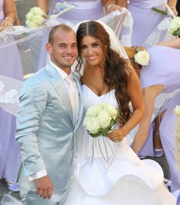 22-07-2010 SHOWBIZZ; HUWELIJK VAN YOLANTHE EN WESLEY SNEIJDER IN CASTELNUOVO BERARDENGA ITALIE. Het kleine dorpje midden in het prachtig Chianti gebied leek veel op Hollywood. Veel prominente voetballers waren aanwezig oa. Lamico Montari_Patrick Kluivert_Rafael van de Vaart_Pierre van Hooijdonk_Marco Branca_Christian Chivu en Cordoba. Nederlandse sterren waren oa. De gehele familie Froger_ Ivo Niehe_Mark van Eeuwen_Erik Kuster en Slivie van der Vaart. Rosanna Lima de huwelijksplanner van het gouden stel genoot van haar mooi uitgedachte huwelijksplan. Het was een waar sprookjes huwelijk in een te mooie omgeving. 
foto: Albert den Iseger.