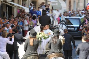 22-07-2010 SHOWBIZZ; HUWELIJK VAN YOLANTHE EN WESLEY SNEIJDER IN CASTELNUOVO BERARDENGA ITALIE. Het kleine dorpje midden in het prachtig Chianti gebied leek veel op Hollywood. Veel prominente voetballers waren aanwezig oa. Lamico Montari_Patrick Kluivert_Rafael van de Vaart_Pierre van Hooijdonk_Marco Branca_Christian Chivu en Cordoba. Nederlandse sterren waren oa. De gehele familie Froger_ Ivo Niehe_Mark van Eeuwen_Erik Kuster en Slivie van der Vaart. Rosanna Lima de huwelijksplanner van het gouden stel genoot van haar mooi uitgedachte huwelijksplan. Het was een waar sprookjes huwelijk in een te mooie omgeving.
foto: Albert den Iseger.