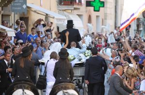 22-07-2010 SHOWBIZZ; HUWELIJK VAN YOLANTHE EN WESLEY SNEIJDER IN CASTELNUOVO BERARDENGA ITALIE. Het kleine dorpje midden in het prachtig Chianti gebied leek veel op Hollywood. Veel prominente voetballers waren aanwezig oa. Lamico Montari_Patrick Kluivert_Rafael van de Vaart_Pierre van Hooijdonk_Marco Branca_Christian Chivu en Cordoba. Nederlandse sterren waren oa. De gehele familie Froger_ Ivo Niehe_Mark van Eeuwen_Erik Kuster en Slivie van der Vaart. Rosanna Lima de huwelijksplanner van het gouden stel genoot van haar mooi uitgedachte huwelijksplan. Het was een waar sprookjes huwelijk in een te mooie omgeving.
foto: Albert den Iseger.