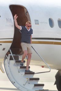12-07-2010 SHOWBIZZ; DE HOOGSTE EN LAAGSTE NOTEN KLONKEN OP IBIZA. Voor het programma De beste zanger van Nederland volgen Rene Froger_Jeroen v.d.Boom_Frans Bauer_Frans Duijts_Jan Dulles_Jamai en Syb van de Ploeg naar Ibiza om daar het succesvolle programma op te nemen. Onder leiding van presentator Victor Reinier werd er gelachen,gedold en vooral mooi gezongen. De uitzending is op zondag 18 Juli a.s. om 20.25 Nederland 1.
foto: Albert den Iseger.