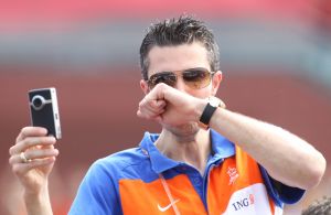 14-07-2010 SPORT:NEDERLANDS ELFSTAL GROOTST ONTHAALD IN AMSTERDAM. Meer dan 700.000 mensen waren naar Amsterdam gekomen om het WK team te omhelsen. Amsterdam was en bleef de gehele dag oranje gekleurd.
Het was feest met meer dan een gouden randje. De zilvervloot werd in Amsterdam goud gekleurd.
foto: Albert den Iseger.