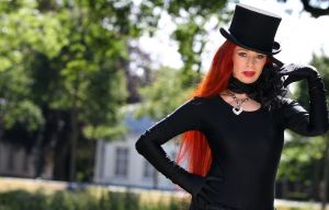 20-07-2010 SHOWBIZZ; PENNEY DE JAGER BETOVERD JEUGD MET FITNESS EN DANSEN.
Nog steeds is de 62 jarige Penney erg aktief met dans lesgeven en fittnes lessen geven aan de jeugd in Maarssen en omgeving.
foto: Albert den Iseger