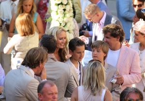 22-07-2010 SHOWBIZZ; HUWELIJK VAN YOLANTHE EN WESLEY SNEIJDER IN CASTELNUOVO BERARDENGA ITALIE. Het kleine dorpje midden in het prachtig Chianti gebied leek veel op Hollywood. Veel prominente voetballers waren aanwezig oa. Lamico Montari_Patrick Kluivert_Rafael van de Vaart_Pierre van Hooijdonk_Marco Branca_Christian Chivu en Cordoba. Nederlandse sterren waren oa. De gehele familie Froger_ Ivo Niehe_Mark van Eeuwen_Erik Kuster en Slivie van der Vaart. Rosanna Lima de huwelijksplanner van het gouden stel genoot van haar mooi uitgedachte huwelijksplan. Het was een waar sprookjes huwelijk in een te mooie omgeving. 
foto: Albert den Iseger.