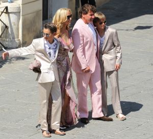 22-07-2010 SHOWBIZZ; HUWELIJK VAN YOLANTHE EN WESLEY SNEIJDER IN CASTELNUOVO BERARDENGA ITALIE. Het kleine dorpje midden in het prachtig Chianti gebied leek veel op Hollywood. Veel prominente voetballers waren aanwezig oa. Lamico Montari_Patrick Kluivert_Rafael van de Vaart_Pierre van Hooijdonk_Marco Branca_Christian Chivu en Cordoba. Nederlandse sterren waren oa. De gehele familie Froger_ Ivo Niehe_Mark van Eeuwen_Erik Kuster en Slivie van der Vaart. Rosanna Lima de huwelijksplanner van het gouden stel genoot van haar mooi uitgedachte huwelijksplan. Het was een waar sprookjes huwelijk in een te mooie omgeving. 
foto: Albert den Iseger.