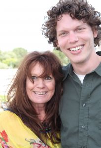 15-07-2011 SHOWBIZZ; KEES TER BRUGGEN HEEFT PRACHTIG LEVEN OP IBIZA. Het leven van Kees, inmiddels 61 jaar ging na haar vertrek uit Nederland niet over rozen. De ex danseres en actrice begon met haar gezin een geheel nieuw leven op prachtig Ibiza. Barbara Plugge zocht haar op en maakte een prachtig verhaal over een kleurrijk figuur uit de Nederlandse en Spaanse Showbizz.
foto: Albert den Iseger.
