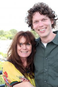 15-07-2011 SHOWBIZZ; KEES TER BRUGGEN HEEFT PRACHTIG LEVEN OP IBIZA. Het leven van Kees, inmiddels 61 jaar ging na haar vertrek uit Nederland niet over rozen. De ex danseres en actrice begon met haar gezin een geheel nieuw leven op prachtig Ibiza. Barbara Plugge zocht haar op en maakte een prachtig verhaal over een kleurrijk figuur uit de Nederlandse en Spaanse Showbizz.
foto: Albert den Iseger.