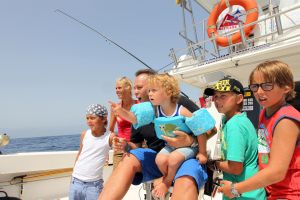 18-07-2012 SHOWBIZZ; FRANS EN MARISKA BAUER GAAN OPNIEUW TROUWEN. Frans en Mariska Bauer gaan binnenkort weer opnieuw trouwen. De twee trouwden al 4 jaar geleden maar in de trouwalbums en andere foto-s ontbreekt hun zoon Lucas, die na hun huwelijk geboren werd. Dit is al geruime tijd een doorn in hun ogen. Daarom word er opnieuw getrouwd, in kerk en natuurlijk een groot trouwfeest. Frans en Mariska vertelde ons op hun vakantie adres op Gran Canaria, zo gauw we terug zijn van vakantie prikken we een data. 
exclusieve foto: Albert den Iseger