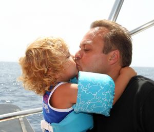 18-07-2012 SHOWBIZZ; FRANS EN MARISKA BAUER GAAN OPNIEUW TROUWEN. Frans en Mariska Bauer gaan binnenkort weer opnieuw trouwen. De twee trouwden al 4 jaar geleden maar in de trouwalbums en andere foto-s ontbreekt hun zoon Lucas, die na hun huwelijk geboren werd. Dit is al geruime tijd een doorn in hun ogen. Daarom word er opnieuw getrouwd, in kerk en natuurlijk een groot trouwfeest. Frans en Mariska vertelde ons op hun vakantie adres op Gran Canaria, zo gauw we terug zijn van vakantie prikken we een data. 
exclusieve foto: Albert den Iseger