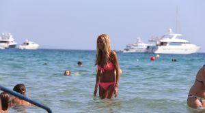 18-07-2013 SHOWBIZZ; IBIZA IS OOK IN 2013 WEER HOT ONDER DE BN ers. Wendy van Dijk-Ruud de Wild-Najib Amhali- Edwin Evers-Kluun-Estelle Cruiff-Badr Hari-Boris Becker en al zijn kinderen-Summery James-Afro Jack-Armin van Buuren en tal van anderen.
foto: Albert den Iseger.