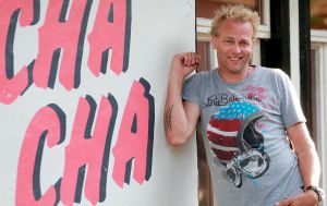11-07-2013 SHOWBIZZ: MARCEL BUISSINK IS ZOON VAN HERMAN BROOD.
Vandaag is het twaalf jaar geleden dat Herman Brood van het dak van het Hilton Hotel in Amsterdam sprong. Marcel Buissink, Hermans enige zoon, herdenkt zijn vader op zijn eigen manier.
foto: Albert den Iseger.