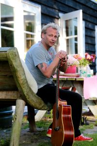 11-07-2013 SHOWBIZZ: MARCEL BUISSINK IS ZOON VAN HERMAN BROOD.
Vandaag is het twaalf jaar geleden dat Herman Brood van het dak van het Hilton Hotel in Amsterdam sprong. Marcel Buissink, Hermans enige zoon, herdenkt zijn vader op zijn eigen manier.
foto: Albert den Iseger.