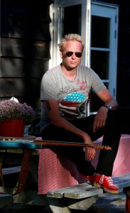 11-07-2013 SHOWBIZZ: MARCEL BUISSINK IS ZOON VAN HERMAN BROOD.
Vandaag is het twaalf jaar geleden dat Herman Brood van het dak van het Hilton Hotel in Amsterdam sprong. Marcel Buissink, Hermans enige zoon, herdenkt zijn vader op zijn eigen manier.
foto: Albert den Iseger.