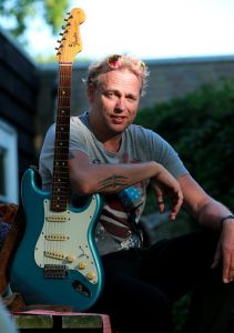 11-07-2013 SHOWBIZZ: MARCEL BUISSINK IS ZOON VAN HERMAN BROOD.
Vandaag is het twaalf jaar geleden dat Herman Brood van het dak van het Hilton Hotel in Amsterdam sprong. Marcel Buissink, Hermans enige zoon, herdenkt zijn vader op zijn eigen manier.
foto: Albert den Iseger.
