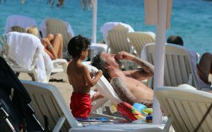 18-07-2013 SHOWBIZZ; IBIZA IS OOK IN 2013 WEER HOT ONDER DE BN ers. Wendy van Dijk-Ruud de Wild-Najib Amhali- Edwin Evers-Kluun-Estelle Cruiff-Badr Hari-Boris Becker en al zijn kinderen-Summery James-Afro Jack-Armin van Buuren en tal van anderen.
foto: Albert den Iseger.