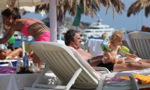 18-07-2013 SHOWBIZZ; IBIZA IS OOK IN 2013 WEER HOT ONDER DE BN ers. Wendy van Dijk-Ruud de Wild-Najib Amhali- Edwin Evers-Kluun-Estelle Cruiff-Badr Hari-Boris Becker en al zijn kinderen-Summery James-Afro Jack-Armin van Buuren en tal van anderen.
foto: Albert den Iseger.