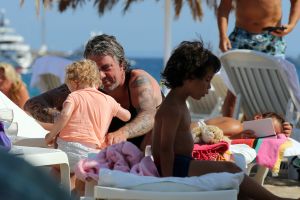 18-07-2013 SHOWBIZZ; IBIZA IS OOK IN 2013 WEER HOT ONDER DE BN ers. Wendy van Dijk-Ruud de Wild-Najib Amhali- Edwin Evers-Kluun-Estelle Cruiff-Badr Hari-Boris Becker en al zijn kinderen-Summery James-Afro Jack-Armin van Buuren en tal van anderen.
foto: Albert den Iseger.