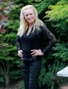 07-07-2014 SHOWBIZZ: ALICE MAYWOOD GAAT ALLEEN VERDER MET CARRIERE. Voor de tweede keer gaat Alice zonder haar zus CAREN door met haar zang carriere. Nadat Gerard Joling de zussen weer bij elkaar bracht lijkt de breuk nu als nooit tevoren. 
foto: Albert den Iseger