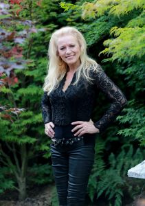 07-07-2014 SHOWBIZZ: ALICE MAYWOOD GAAT ALLEEN VERDER MET CARRIERE. Voor de tweede keer gaat Alice zonder haar zus CAREN door met haar zang carriere. Nadat Gerard Joling de zussen weer bij elkaar bracht lijkt de breuk nu als nooit tevoren. 
foto: Albert den Iseger