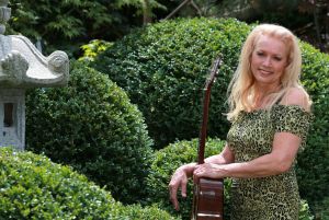 07-07-2014 SHOWBIZZ: ALICE MAYWOOD GAAT ALLEEN VERDER MET CARRIERE. Voor de tweede keer gaat Alice zonder haar zus CAREN door met haar zang carriere. Nadat Gerard Joling de zussen weer bij elkaar bracht lijkt de breuk nu als nooit tevoren. 
foto: Albert den Iseger