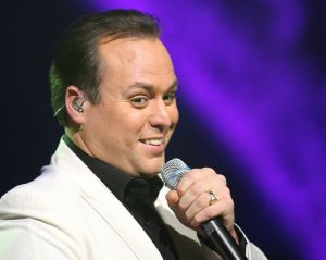 09-07-2014 SHOWBIZZ; CORRY KONINGS HUILT VAN GELUK BIJ BRUILOFT VAN DOCHTER SHARONA. Corry huilde in het Waalse kerkje dikke tranen om het geluk van haar dochter Sharona. Haar beide ex mannen  Cor de Vries en Ton Snoeren waren ook aanwezig op de bruiloft. Als gasten traden op Frans Bauer en Roy Donders.
foto: Albert den Iseger