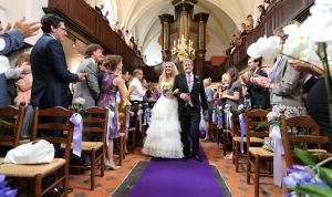 09-07-2014 SHOWBIZZ; CORRY KONINGS HUILT VAN GELUK BIJ BRUILOFT VAN DOCHTER SHARONA. Corry huilde in het Waalse kerkje dikke tranen om het geluk van haar dochter Sharona. Haar beide ex mannen  Cor de Vries en Ton Snoeren waren ook aanwezig op de bruiloft. Als gasten traden op Frans Bauer en Roy Donders.
foto: Albert den Iseger