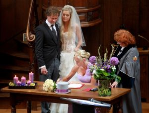 09-07-2014 SHOWBIZZ; CORRY KONINGS HUILT VAN GELUK BIJ BRUILOFT VAN DOCHTER SHARONA. Corry huilde in het Waalse kerkje dikke tranen om het geluk van haar dochter Sharona. Haar beide ex mannen  Cor de Vries en Ton Snoeren waren ook aanwezig op de bruiloft. Als gasten traden op Frans Bauer en Roy Donders.
foto: Albert den Iseger