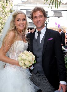 09-07-2014 SHOWBIZZ; CORRY KONINGS HUILT VAN GELUK BIJ BRUILOFT VAN DOCHTER SHARONA. Corry huilde in het Waalse kerkje dikke tranen om het geluk van haar dochter Sharona. Haar beide ex mannen  Cor de Vries en Ton Snoeren waren ook aanwezig op de bruiloft. Als gasten traden op Frans Bauer en Roy Donders.
foto: Albert den Iseger
