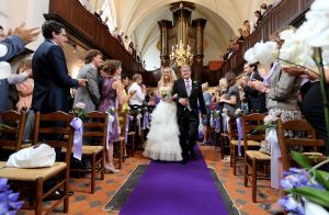 09-07-2014 SHOWBIZZ; CORRY KONINGS HUILT VAN GELUK BIJ BRUILOFT VAN DOCHTER SHARONA. Corry huilde in het Waalse kerkje dikke tranen om het geluk van haar dochter Sharona. Haar beide ex mannen  Cor de Vries en Ton Snoeren waren ook aanwezig op de bruiloft. Als gasten traden op Frans Bauer en Roy Donders.
foto: Albert den Iseger