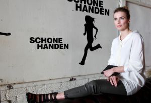 03-07-2014 SHOWBIZZ; CAST PRESENTATIE VAN DE NIEUWE NEDERLANDSE SPEELFILM SCHONE HANDEN. De nieuwe Nederlandse film SCHONE HANDEN is een film van Tjbbo Penning. Een misdaadtriller met JEROEN VAN KONINGSBRUGGE-THEKLA REUTEN in de hoofdrol.
foto: Albert den Iseger