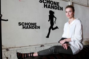 03-07-2014 SHOWBIZZ; CAST PRESENTATIE VAN DE NIEUWE NEDERLANDSE SPEELFILM SCHONE HANDEN. De nieuwe Nederlandse film SCHONE HANDEN is een film van Tjbbo Penning. Een misdaadtriller met JEROEN VAN KONINGSBRUGGE-THEKLA REUTEN in de hoofdrol.
foto: Albert den Iseger