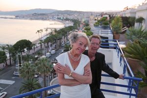 01-07-2015 SHOWBIZZ; VIOLA HOLT VERTELT ECHT ALLES IN WEEKBLAD PRIVE. Viola en Peter Holt zijn 25 jaar getrouwd en gingen samen met de PRIVE op hun 2de huwelijksreis naar waar het allemaal begon, CANNES.
foto: Albert den Iseger