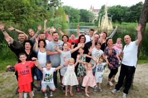 11-07-2016 SHOWBIZZ; FRANS EN MARLOES DUIJTS 12.5 JAAR GETROUWD. Het huwelijksfeest werd gevierd in de Efteling.Met familie en vrienden werd 3 dagen feest gevierd tussen allerlei attractie s en gezelligheid.
foto: Albert den Iseger
