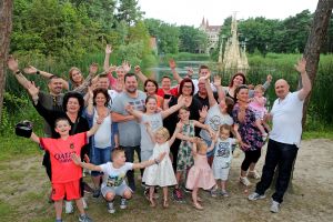 11-07-2016 SHOWBIZZ; FRANS EN MARLOES DUIJTS 12.5 JAAR GETROUWD. Het huwelijksfeest werd gevierd in de Efteling.Met familie en vrienden werd 3 dagen feest gevierd tussen allerlei attractie s en gezelligheid.
foto: Albert den Iseger