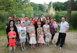 11-07-2016 SHOWBIZZ; FRANS EN MARLOES DUIJTS 12.5 JAAR GETROUWD. Het huwelijksfeest werd gevierd in de Efteling.Met familie en vrienden werd 3 dagen feest gevierd tussen allerlei attractie s en gezelligheid.
foto: Albert den Iseger
