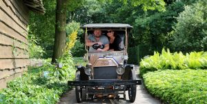 11-07-2016 SHOWBIZZ; FRANS EN MARLOES DUIJTS 12.5 JAAR GETROUWD. Het huwelijksfeest werd gevierd in de Efteling.Met familie en vrienden werd 3 dagen feest gevierd tussen allerlei attractie s en gezelligheid.
foto: Albert den Iseger