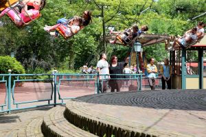 11-07-2016 SHOWBIZZ; FRANS EN MARLOES DUIJTS 12.5 JAAR GETROUWD. Het huwelijksfeest werd gevierd in de Efteling.Met familie en vrienden werd 3 dagen feest gevierd tussen allerlei attractie s en gezelligheid.
foto: Albert den Iseger