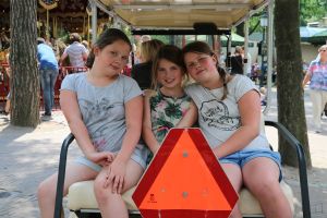 11-07-2016 SHOWBIZZ; FRANS EN MARLOES DUIJTS 12.5 JAAR GETROUWD. Het huwelijksfeest werd gevierd in de Efteling.Met familie en vrienden werd 3 dagen feest gevierd tussen allerlei attractie s en gezelligheid.
foto: Albert den Iseger