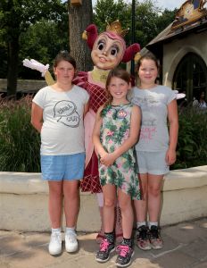 11-07-2016 SHOWBIZZ; FRANS EN MARLOES DUIJTS 12.5 JAAR GETROUWD. Het huwelijksfeest werd gevierd in de Efteling.Met familie en vrienden werd 3 dagen feest gevierd tussen allerlei attractie s en gezelligheid.
foto: Albert den Iseger