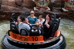 11-07-2016 SHOWBIZZ; FRANS EN MARLOES DUIJTS 12.5 JAAR GETROUWD. Het huwelijksfeest werd gevierd in de Efteling.Met familie en vrienden werd 3 dagen feest gevierd tussen allerlei attractie s en gezelligheid.
foto: Albert den Iseger